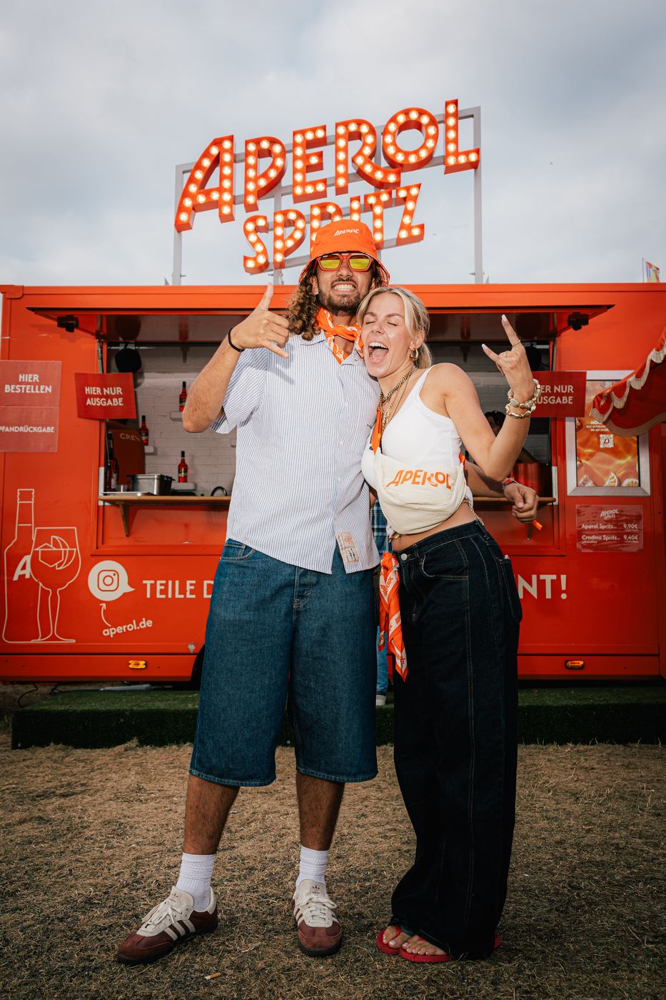 Gäste vor dem Aperol Truck (Foto: Per Jacob Blut)