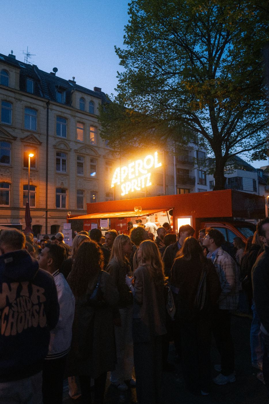Aperol Truck am Abend beim Bunt im Carrée