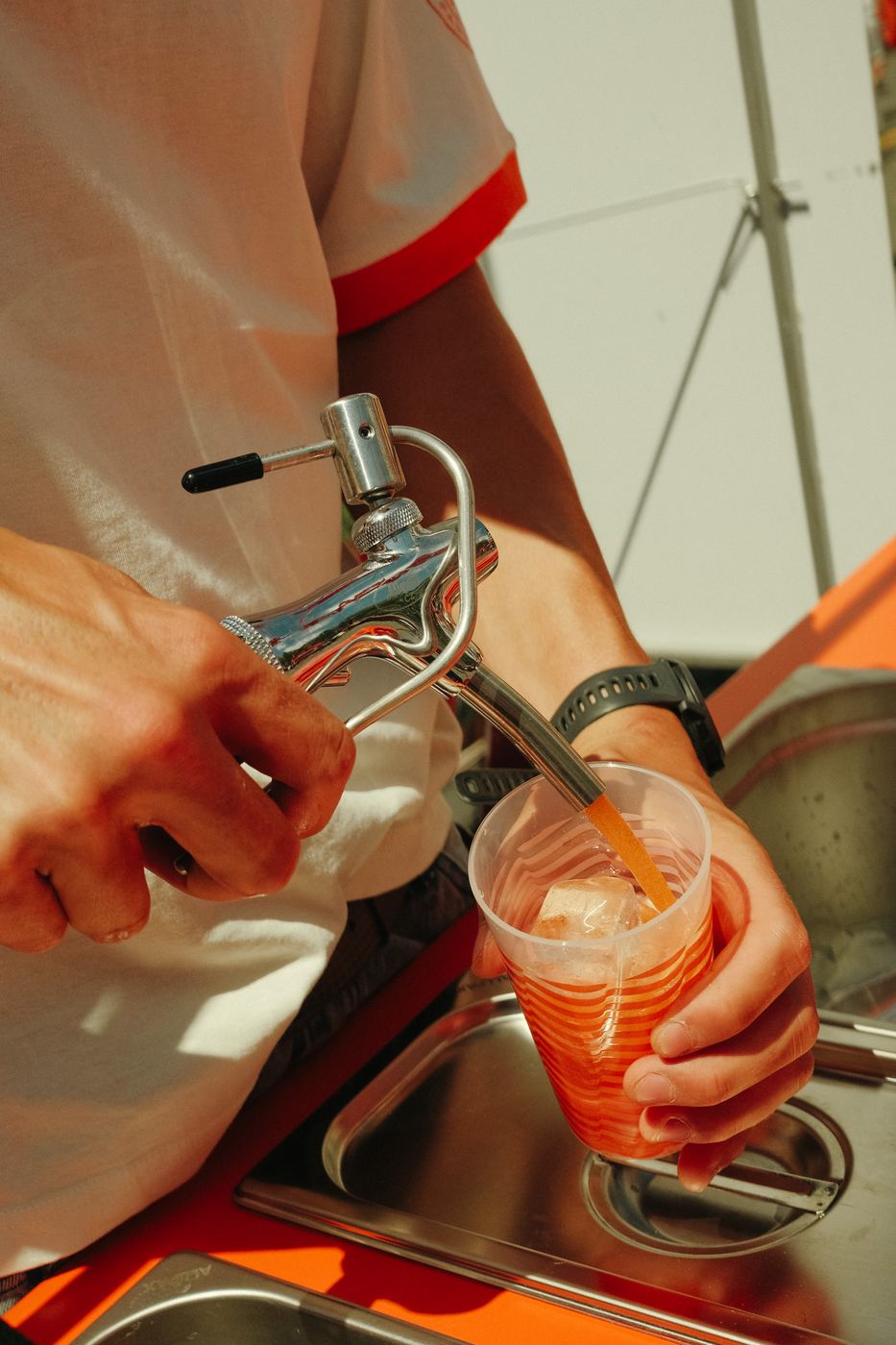 Aperol Spritz frisch gezapft am On Tap Wagen